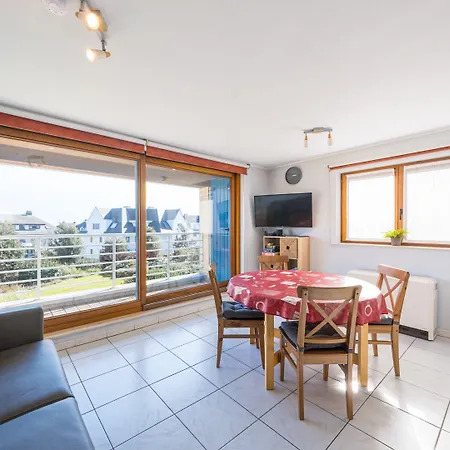 아파트 Overlooking The Surroundings *